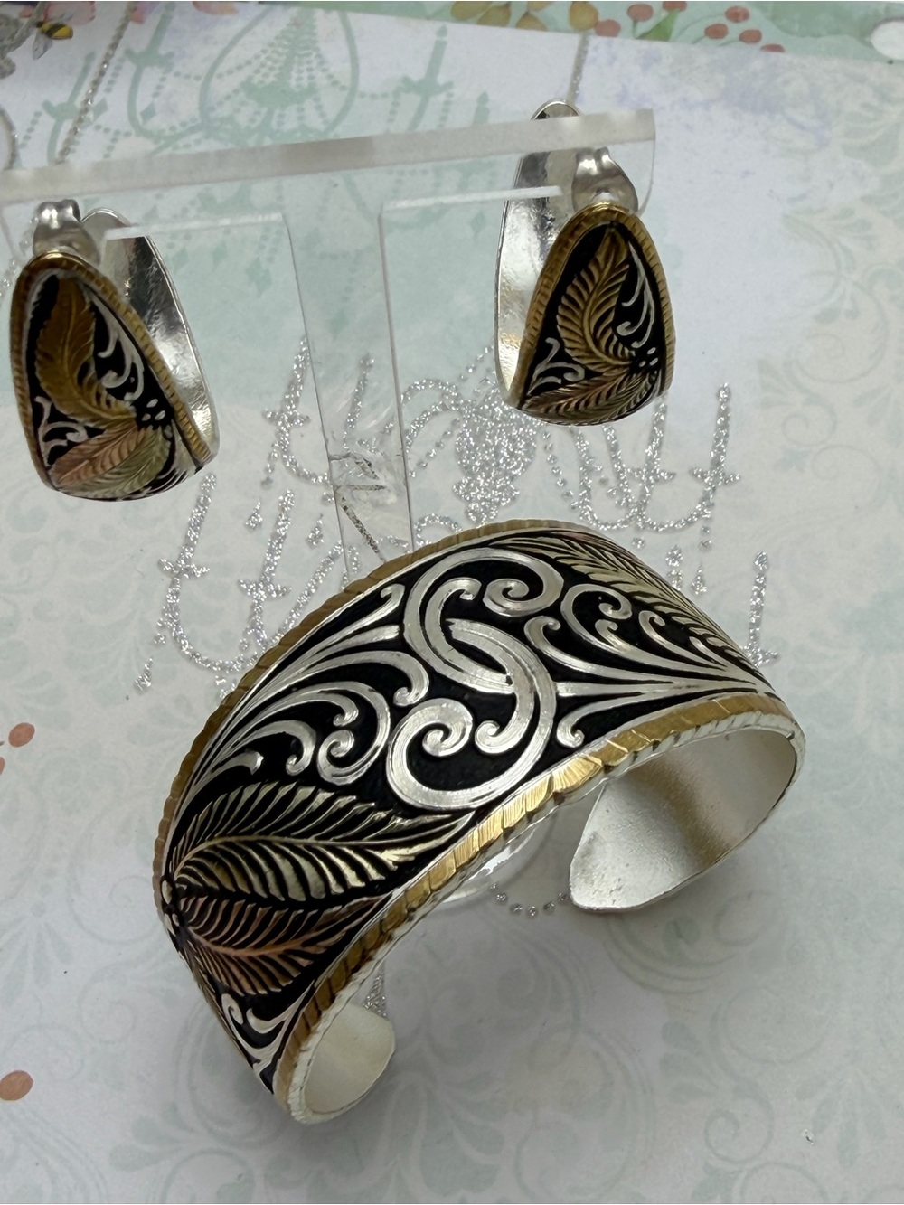 Montana Silversmiths Handcrafted Cuff Bracelet and Earrings Set